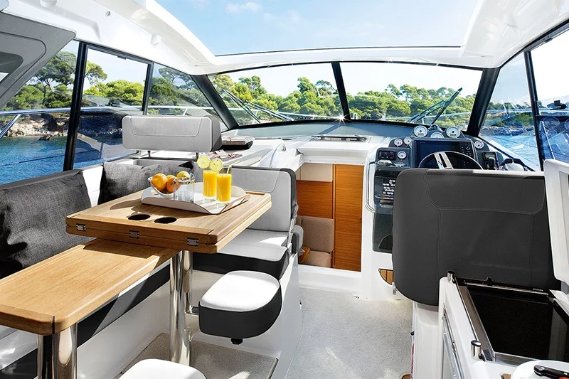 Bavaria S36 Cockpit